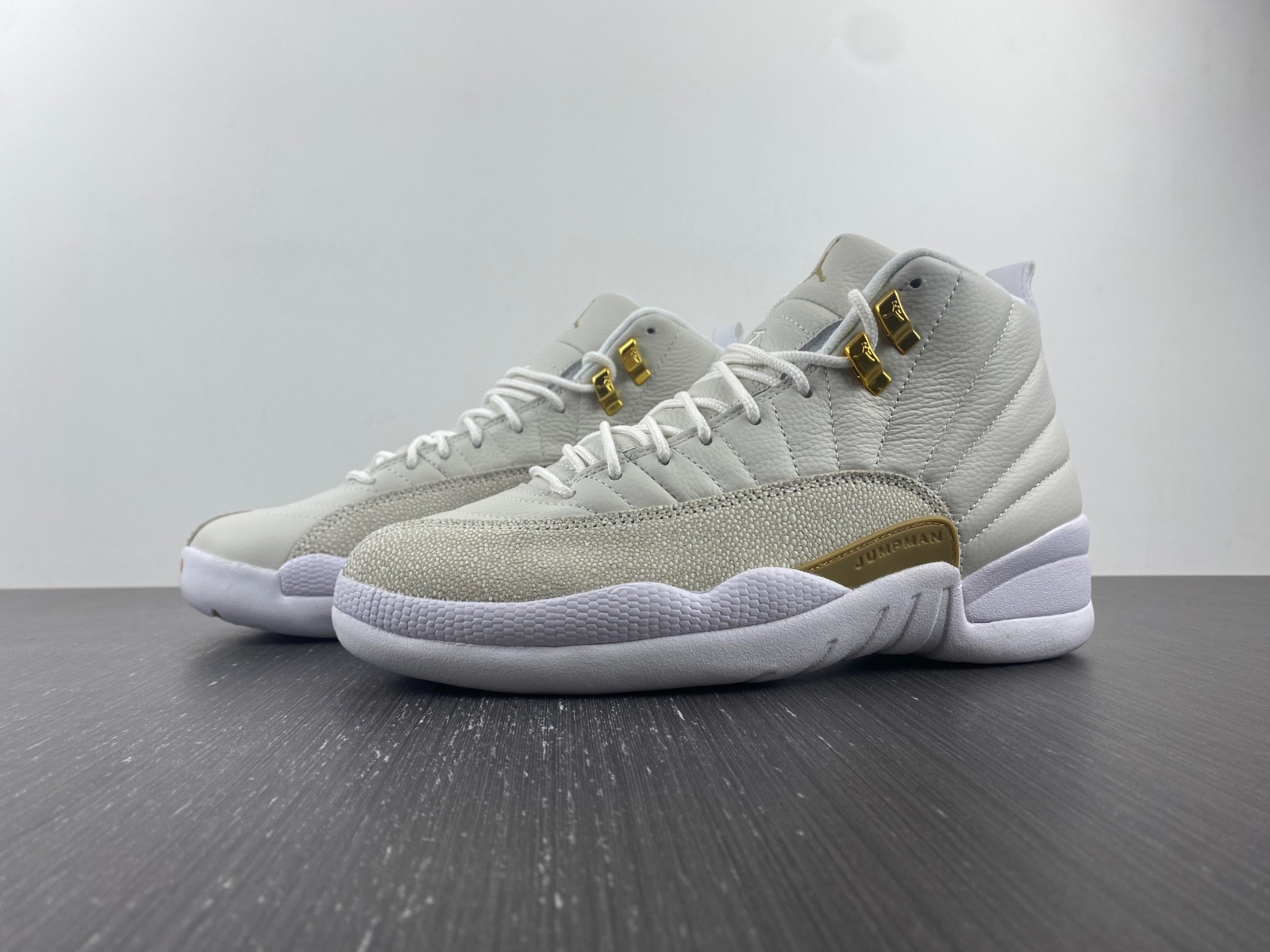 air jordan 12 retro ovo white 873864-102