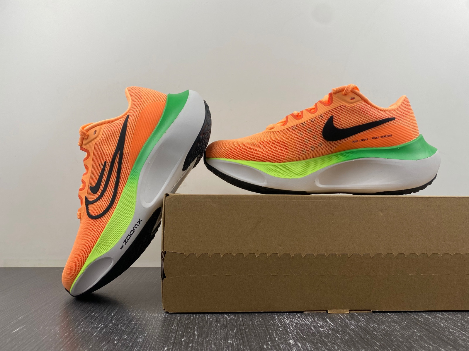 nike zoom fly 5 total orange ghost green (women