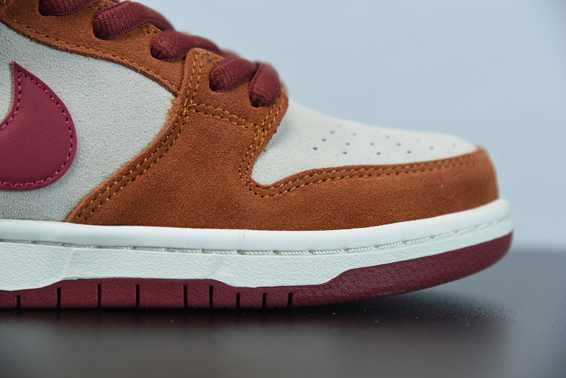 nike sb dunk low pro daek russet cedar bq6817-202