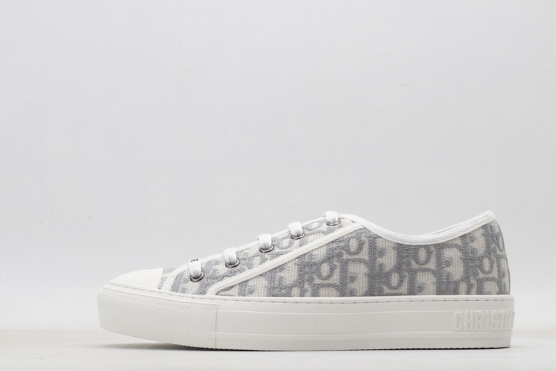 dio* x converse sneaker