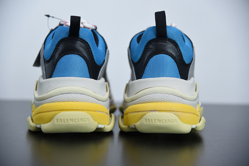 bc triple s trainer 536737 w09oh 1007