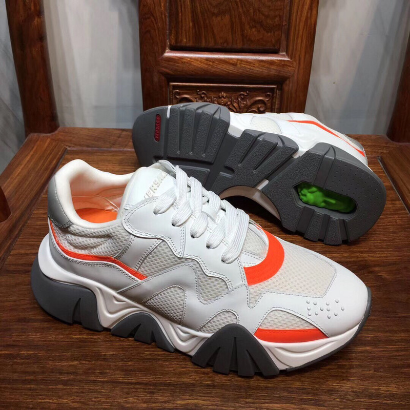 vs chain reaction sneakers