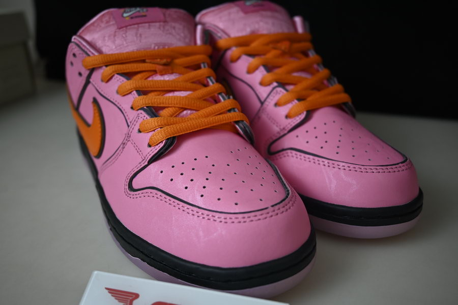 the powerpuff girls x nike sb dunk low “blossom” fd2631-600