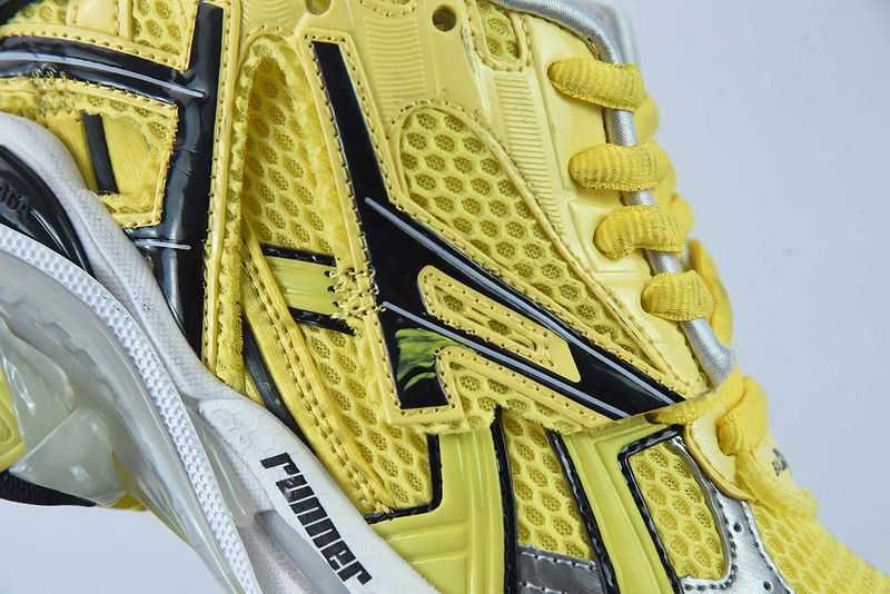 Ba*len*cia*ga runner sneaker