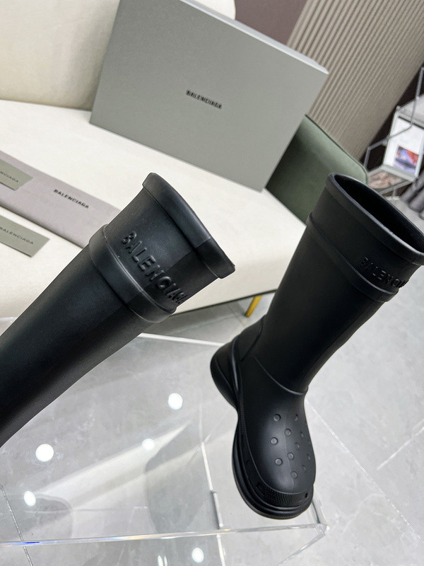 Cr*0*s™ boot in black