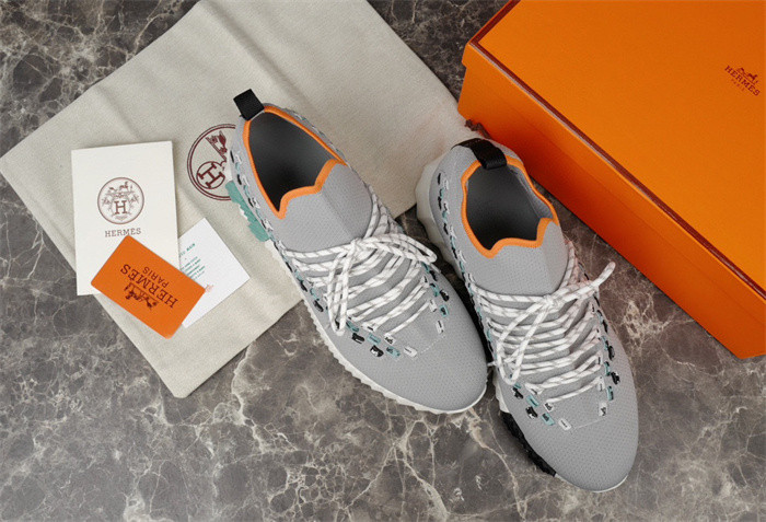 H**mes sneaker